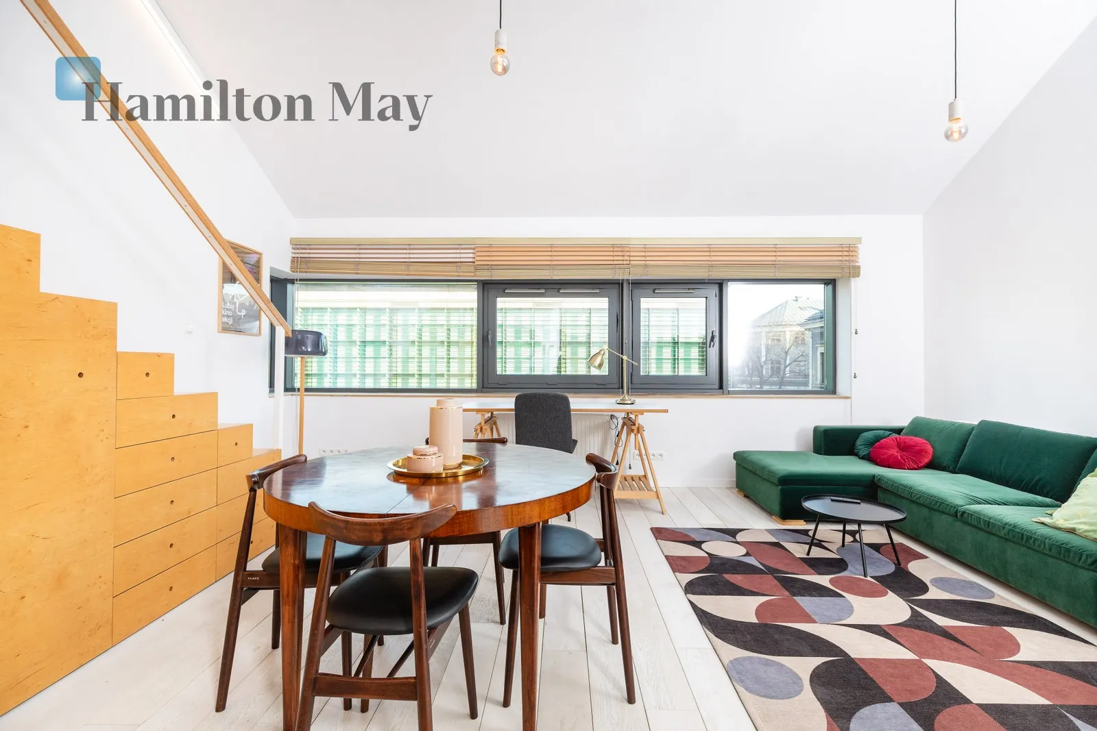 City: Kraków Street: św. Łazarza Region: Grzegórzki Distance to centre: 0.95 km Level: 5 Price: 4000 PLN Bedrooms: 1 Bathrooms: 1 - slider