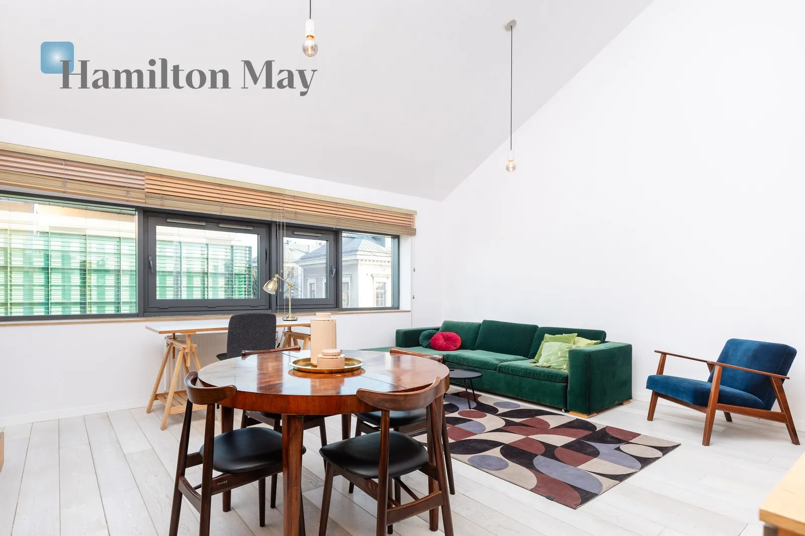 Street: św. Łazarza Region: Grzegórzki Distance to centre: 0.95 km Level: 5 Price: 4000 PLN Bedrooms: 1 Bathrooms: 1 Size: 62m2 - slider