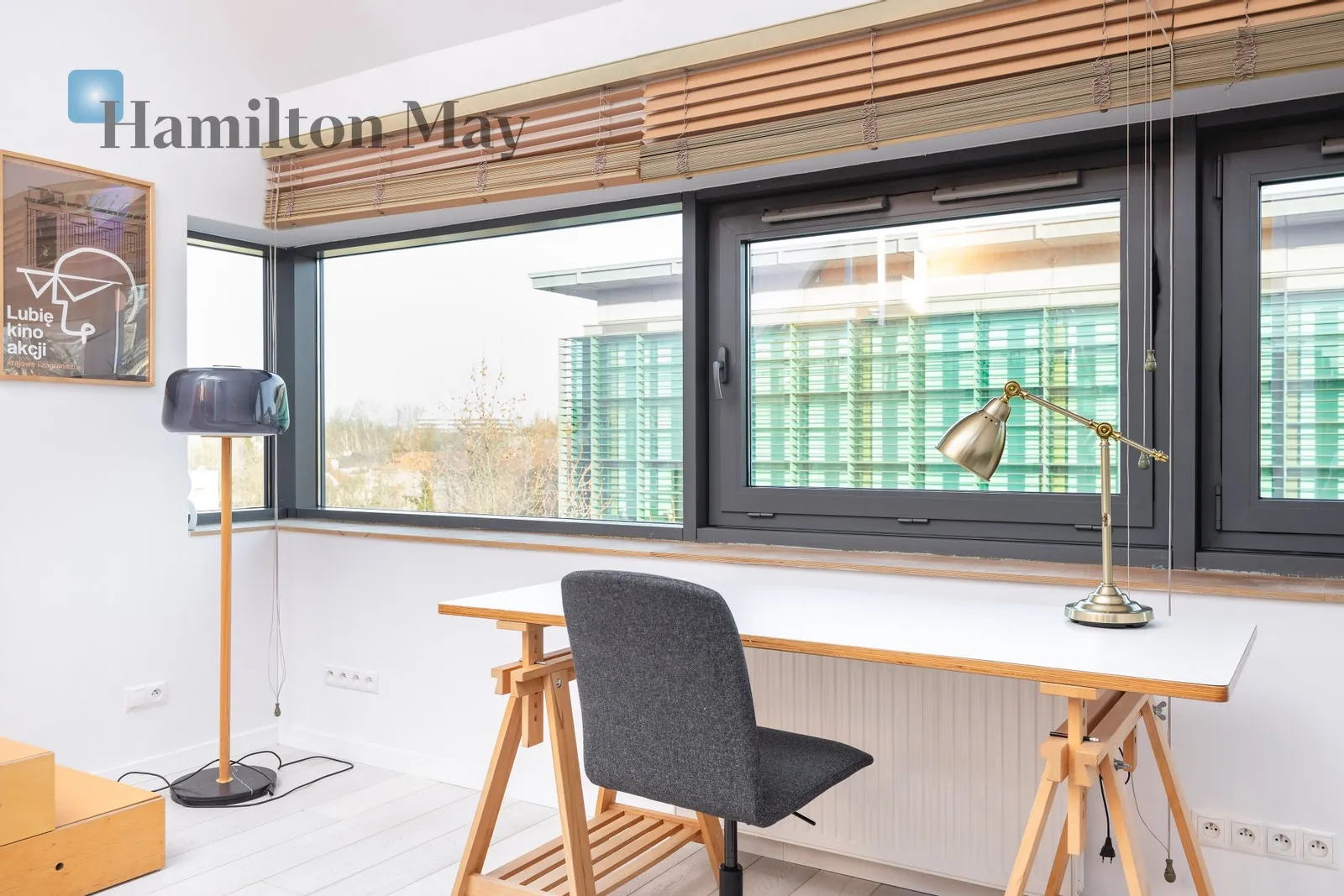 Region: Grzegórzki Distance to centre: 0.95 km Level: 5 Price: 4000 PLN Bedrooms: 1 Bathrooms: 1 Size: 62m2 Price/m2: 65 PLN - slider