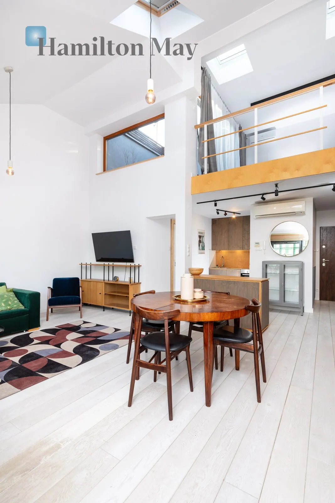 Price: 4000 PLN Bedrooms: 1 Bathrooms: 1 Size: 62m2 Price/m2: 65 PLN - slider