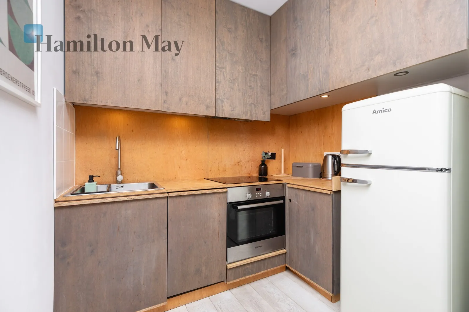 Region: Grzegórzki Distance to centre: 0.95 km Level: 5 Price: 4000 PLN Bedrooms: 1 Bathrooms: 1 - slider