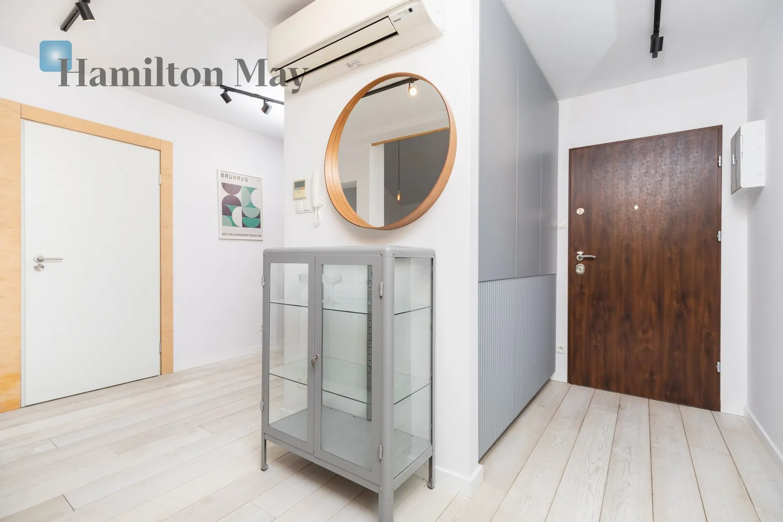 Region: Grzegórzki Distance to centre: 0.95 km Level: 5 Price: 4000 PLN - slider