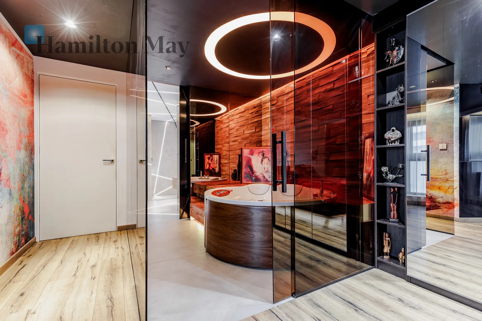 Street: Jana Pawła Woronicza Region: Mokotów Subregion: Służewiec Distance to centre: 4.81 km Level: 3 Price: 16400 PLN Bedrooms: 2 - slider