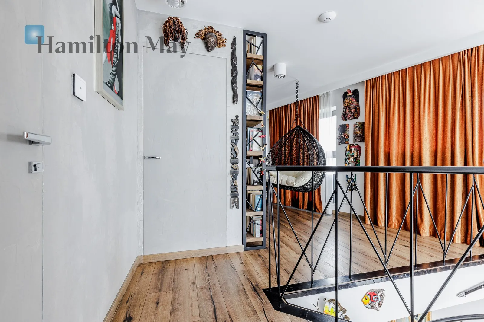 Level: 3 Price: 16400 PLN Bedrooms: 2 Bathrooms: 2 Size: 178m2 Price/m2: 92 PLN - slider