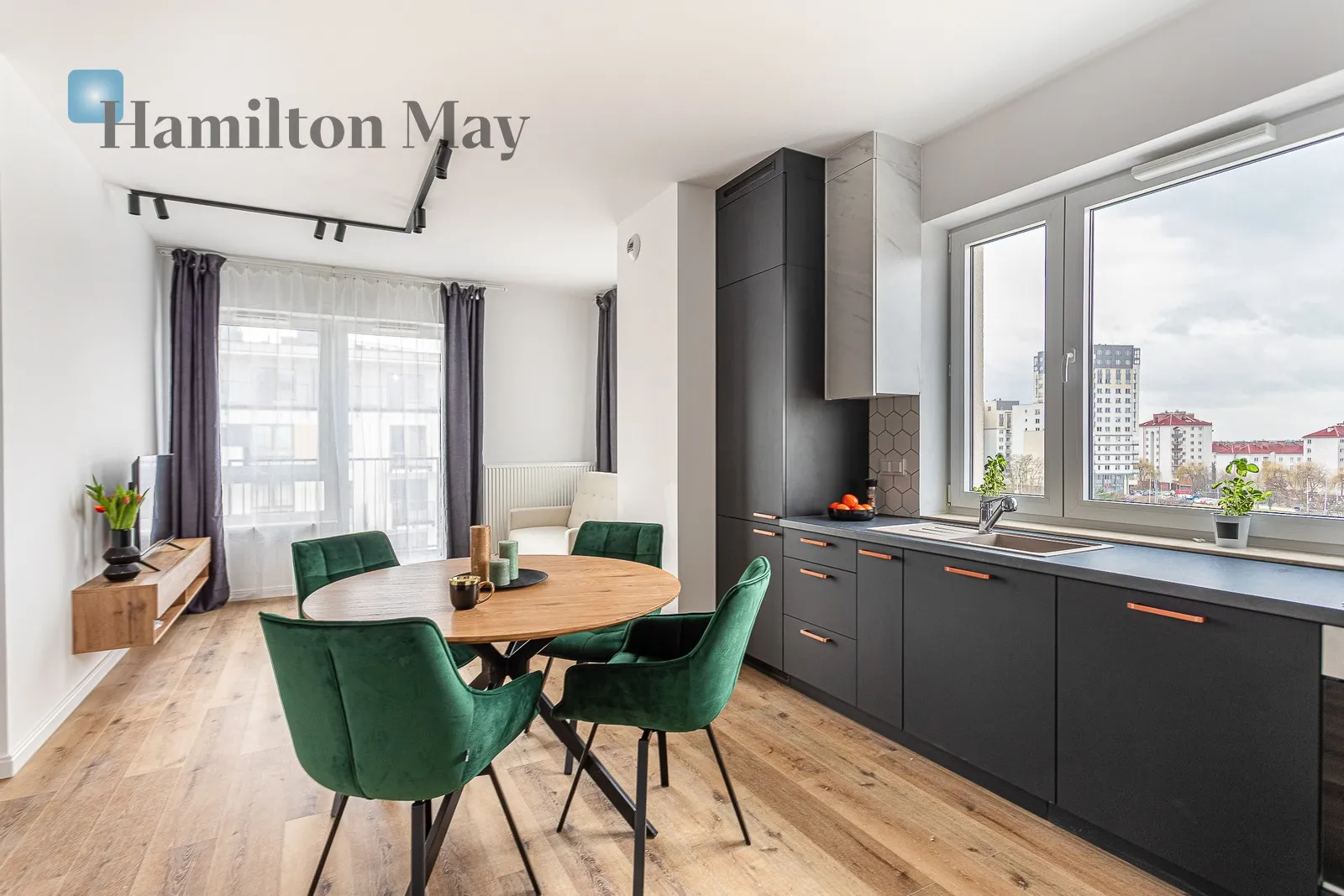 City: Warszawa Street: Optyków Region: Praga-Południe Subregion: Gocław Distance to centre: 6.56 km Level: 5 Price: 3600 PLN Bedrooms: 1 Bathrooms: 1 Size: 42m2 - slider