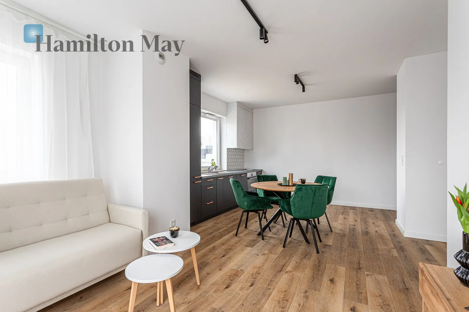 Street: Optyków Region: Praga-Południe Subregion: Gocław Distance to centre: 6.56 km Level: 5 Price: 3600 PLN Bedrooms: 1 Bathrooms: 1 - slider