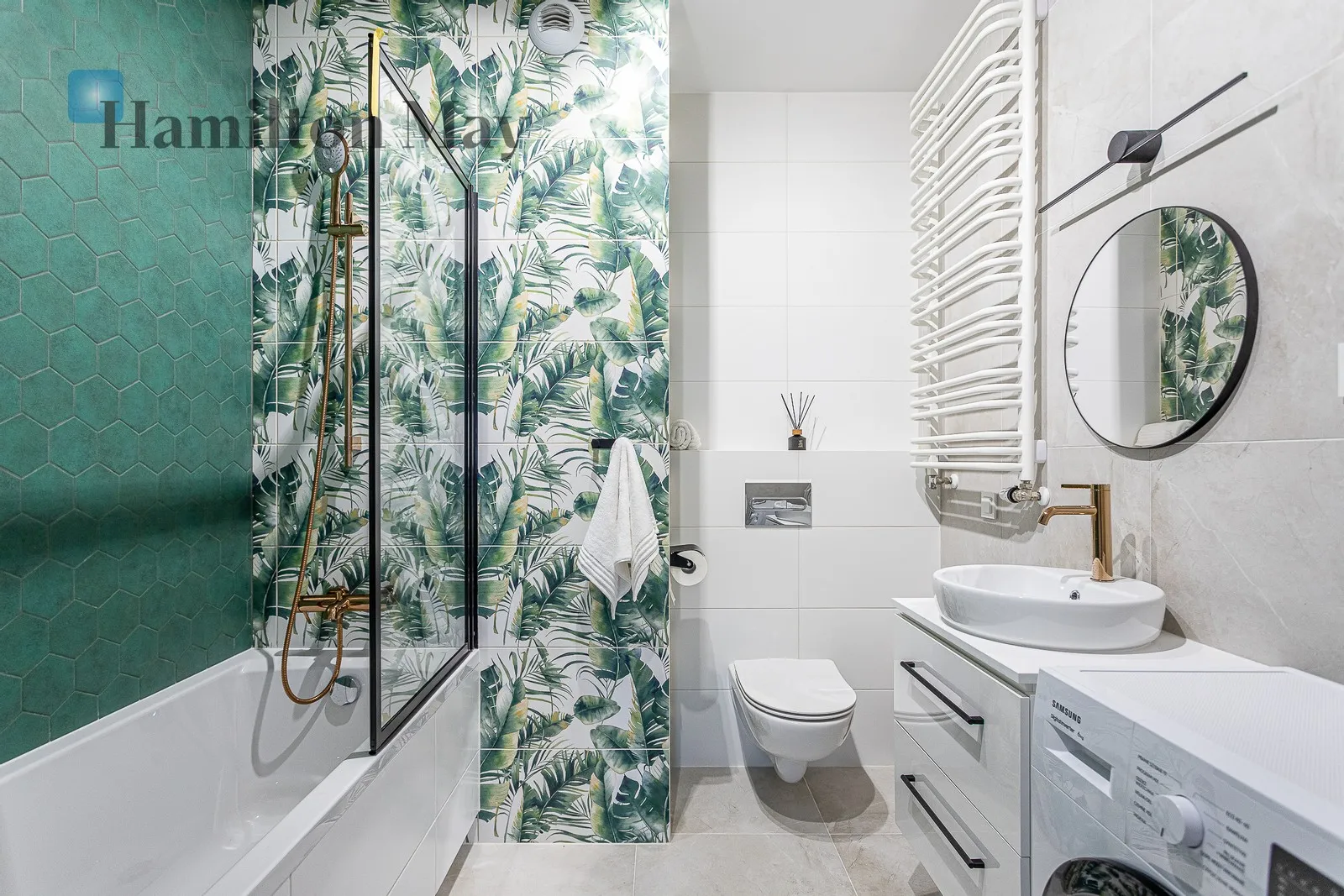 Street: Optyków Region: Praga-Południe Subregion: Gocław Distance to centre: 6.56 km Level: 5 Price: 3600 PLN Bedrooms: 1 - slider