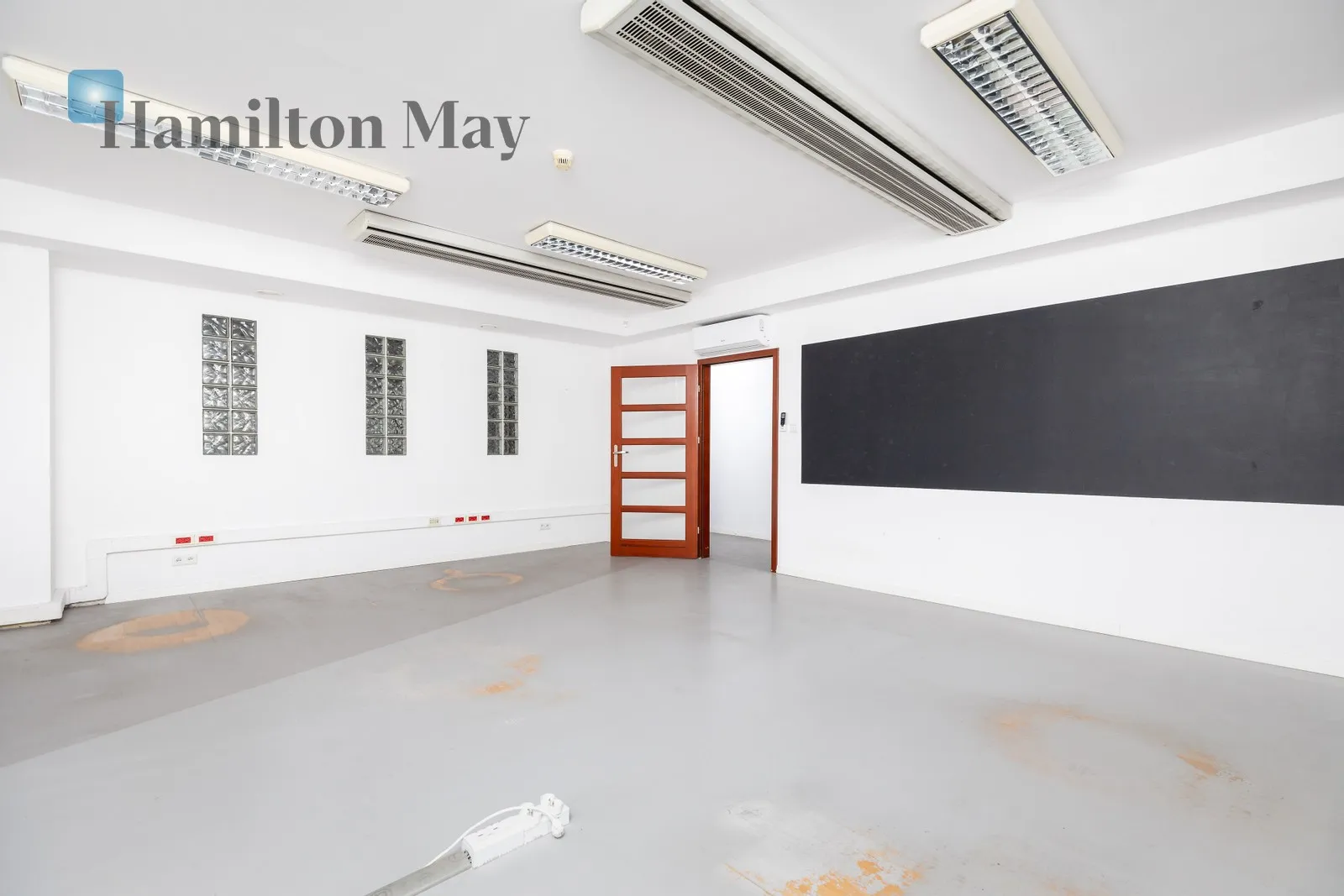 Lokal biurowy o powierzchni 300 m2, Zwierzyniec - slider