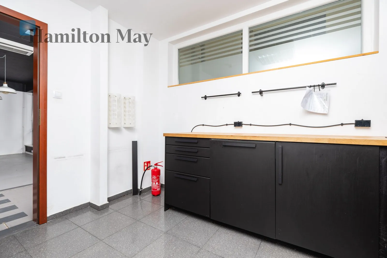 Lokal biurowy o powierzchni 300 m2, Zwierzyniec - slider