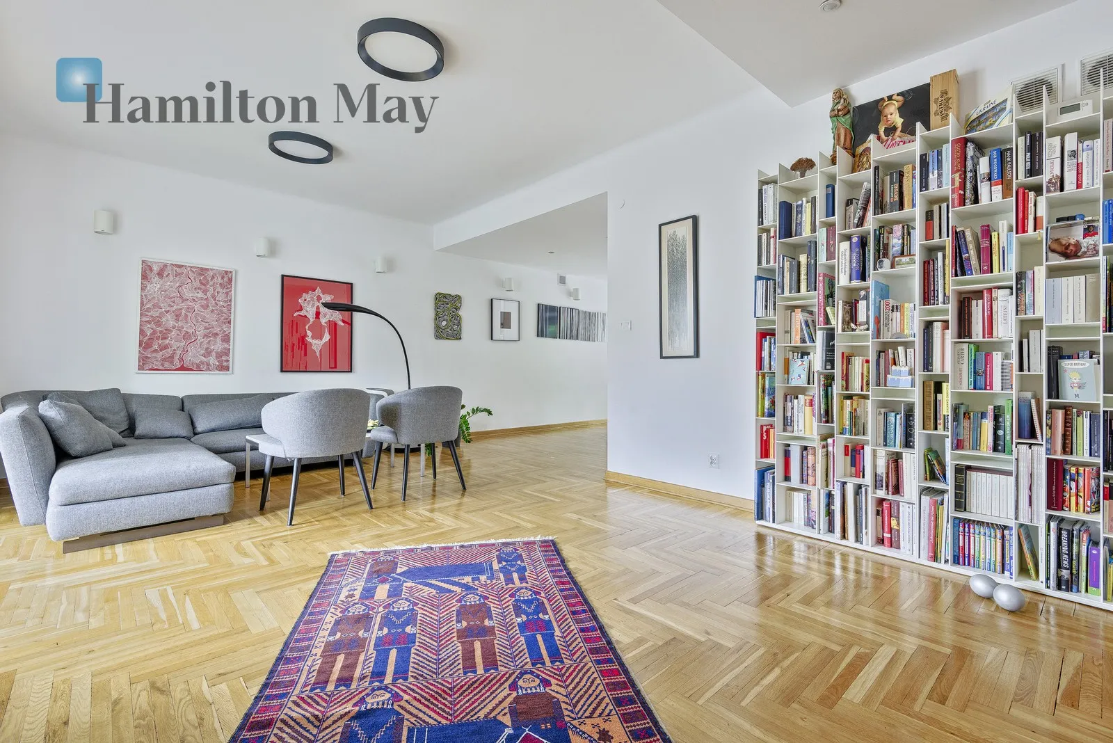 Region: Wilanów Subregion: Wilanów Niski Price: 5100000 PLN Bedrooms: 5 Bathrooms: 3 Plot size: 554m2 Price/m2: 15455 PLN - slider