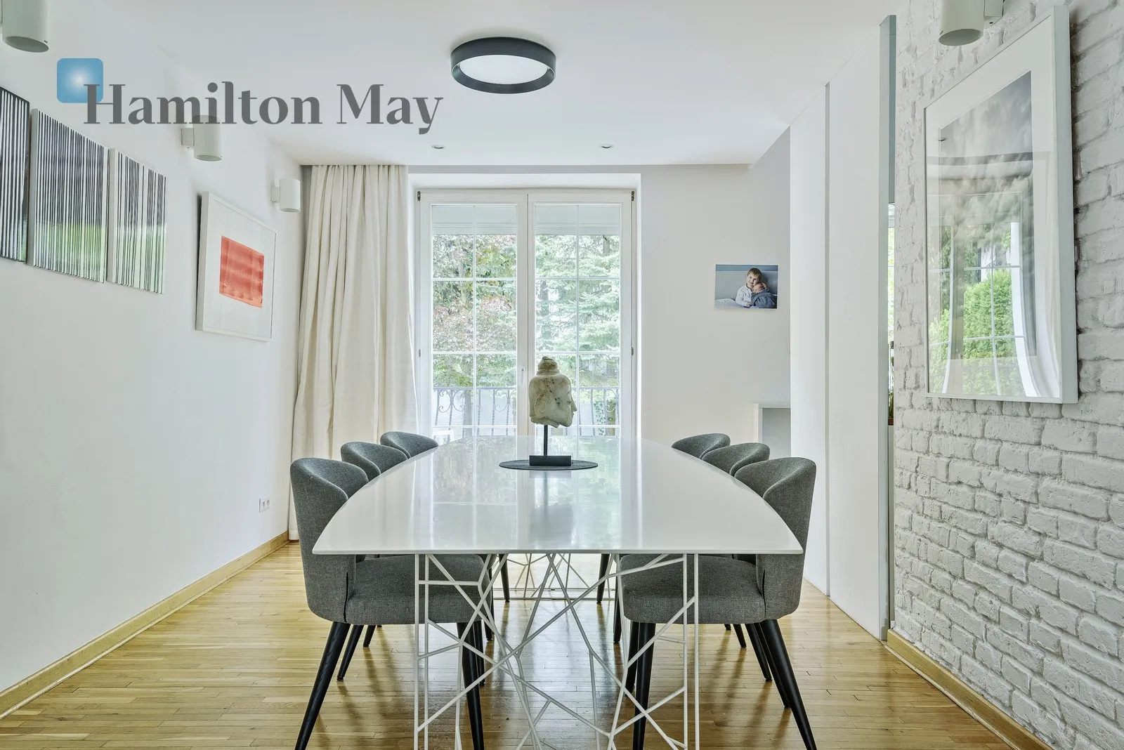 Subregion: Wilanów Niski Price: 5100000 PLN Bedrooms: 5 Bathrooms: 3 Plot size: 554m2 Price/m2: 15455 PLN - slider