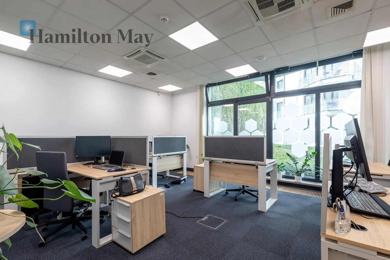 Region: Stare Miasto Subregion: Wawel Distance to centre: 0.71 km Price: 15850 PLN Bedrooms: null Bathrooms: null Plot size: nullm2 Layout: null - slider