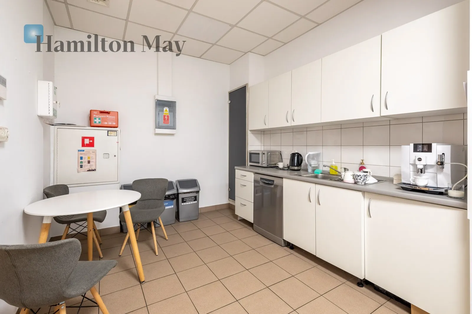 Subregion: Wawel Distance to centre: 0.71 km Price: 15850 PLN Bedrooms: null Bathrooms: null Plot size: nullm2 Layout: null - slider