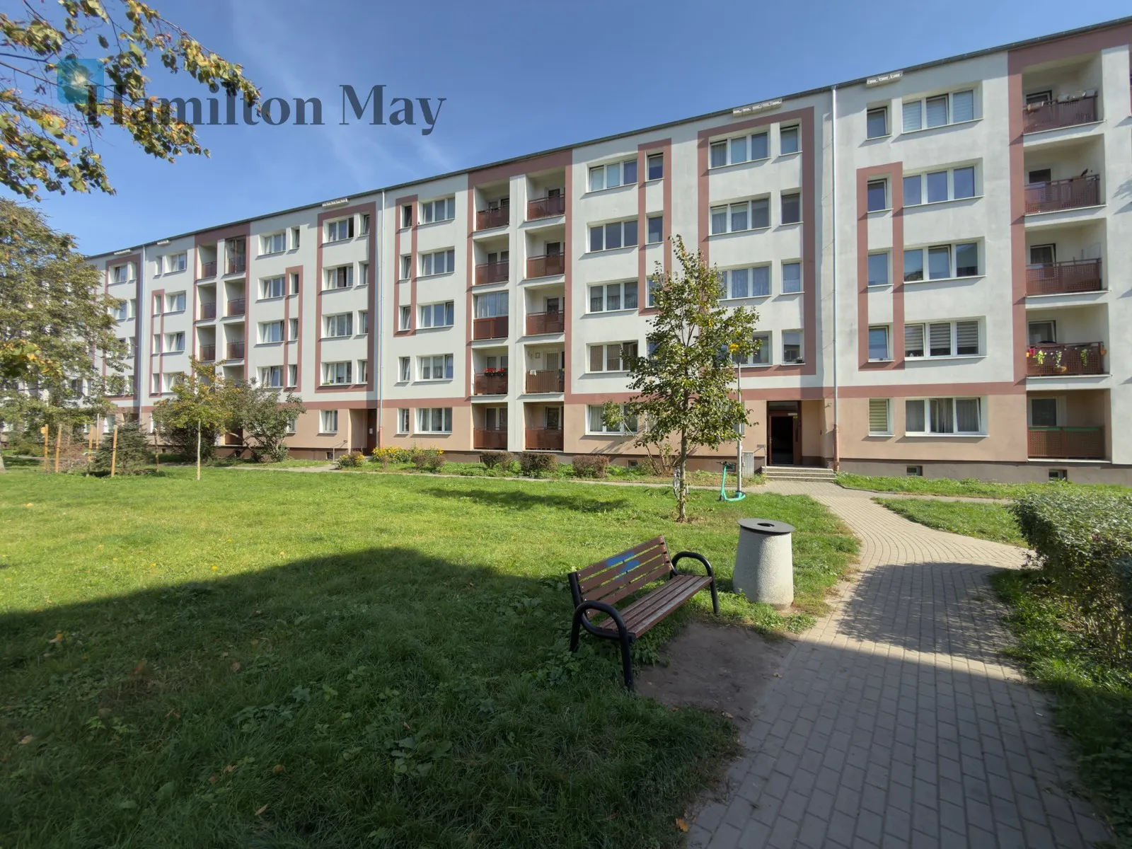 Distance to centre: 2.83 km Level: 1 Price: 669000 PLN Bedrooms: 1 Bathrooms: 1 Size: 27m2 Price/m2: 24778 PLN - slider