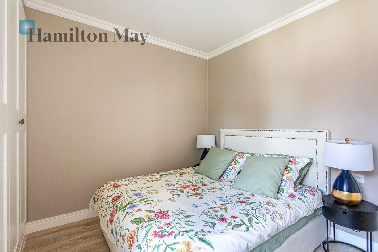 Apartament w willi na Starym Żoliborzu - slider