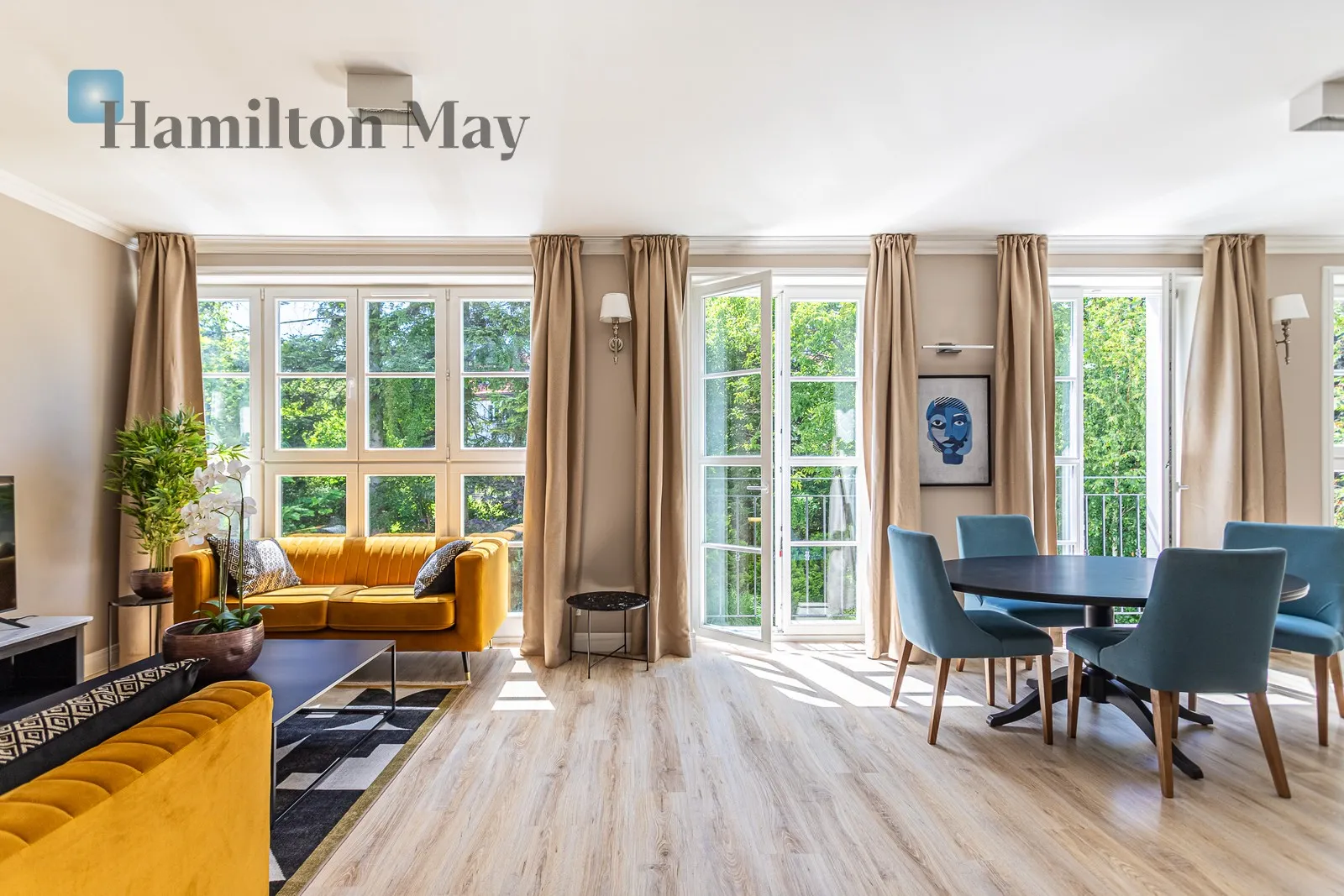 Apartament w willi na Starym Żoliborzu - slider