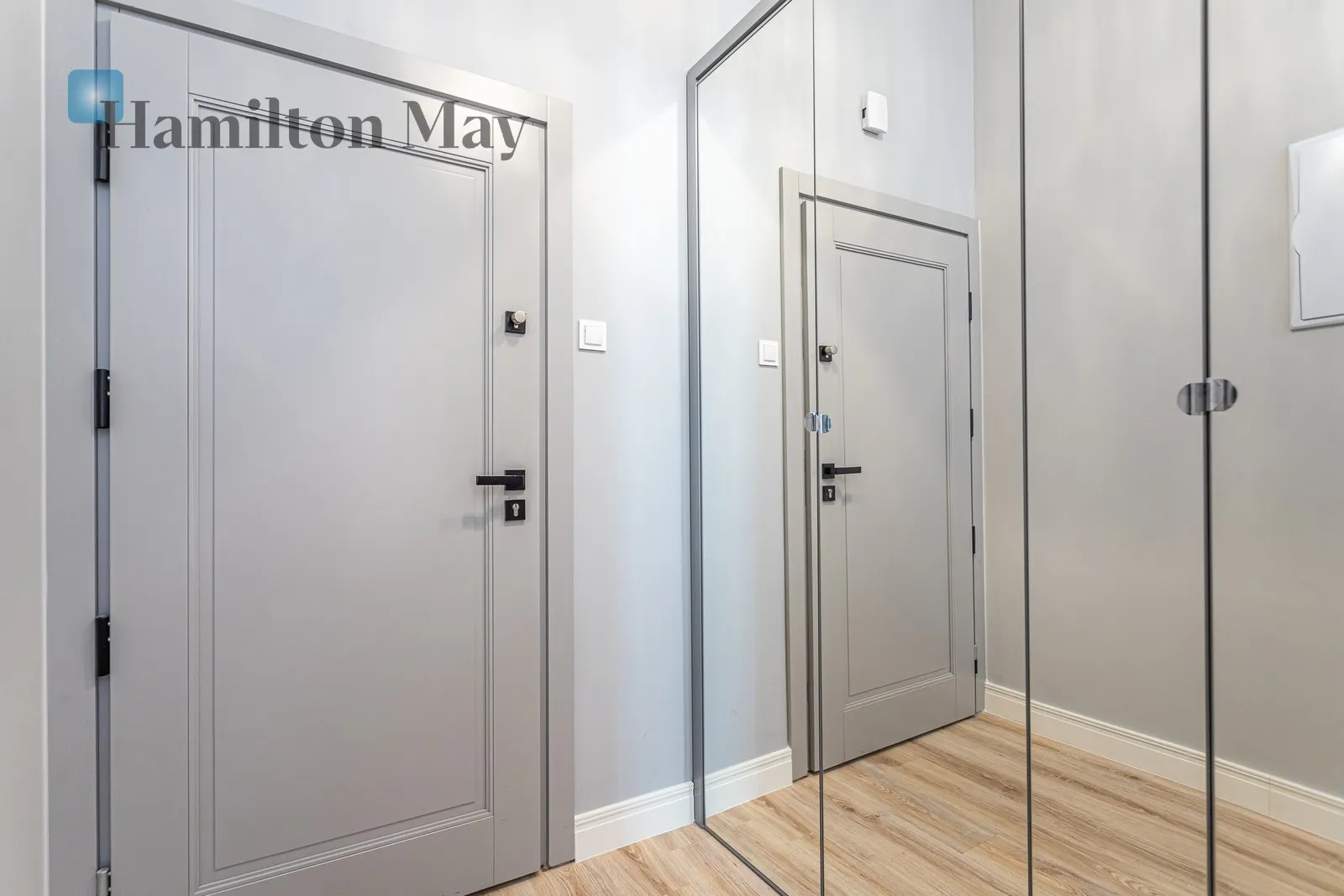 Apartament w willi na Starym Żoliborzu - slider