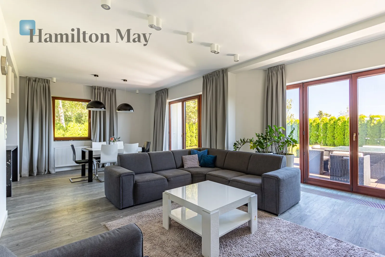 Street: Ścienna Region: Bielawa Price: 19000 PLN Bedrooms: 3 Bathrooms: 2 Plot size: 800m2 - slider