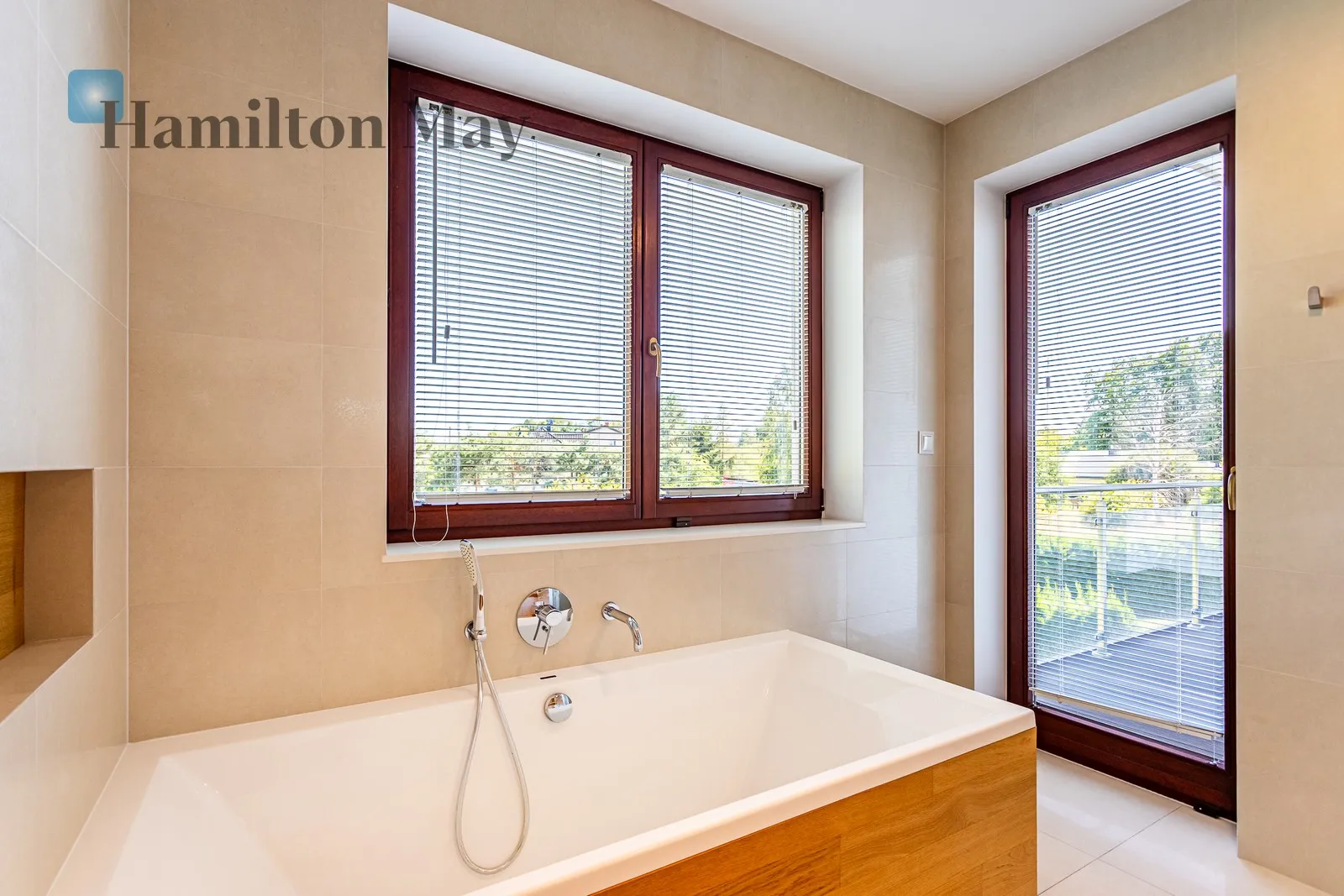 Price: 19000 PLN Bedrooms: 3 - slider