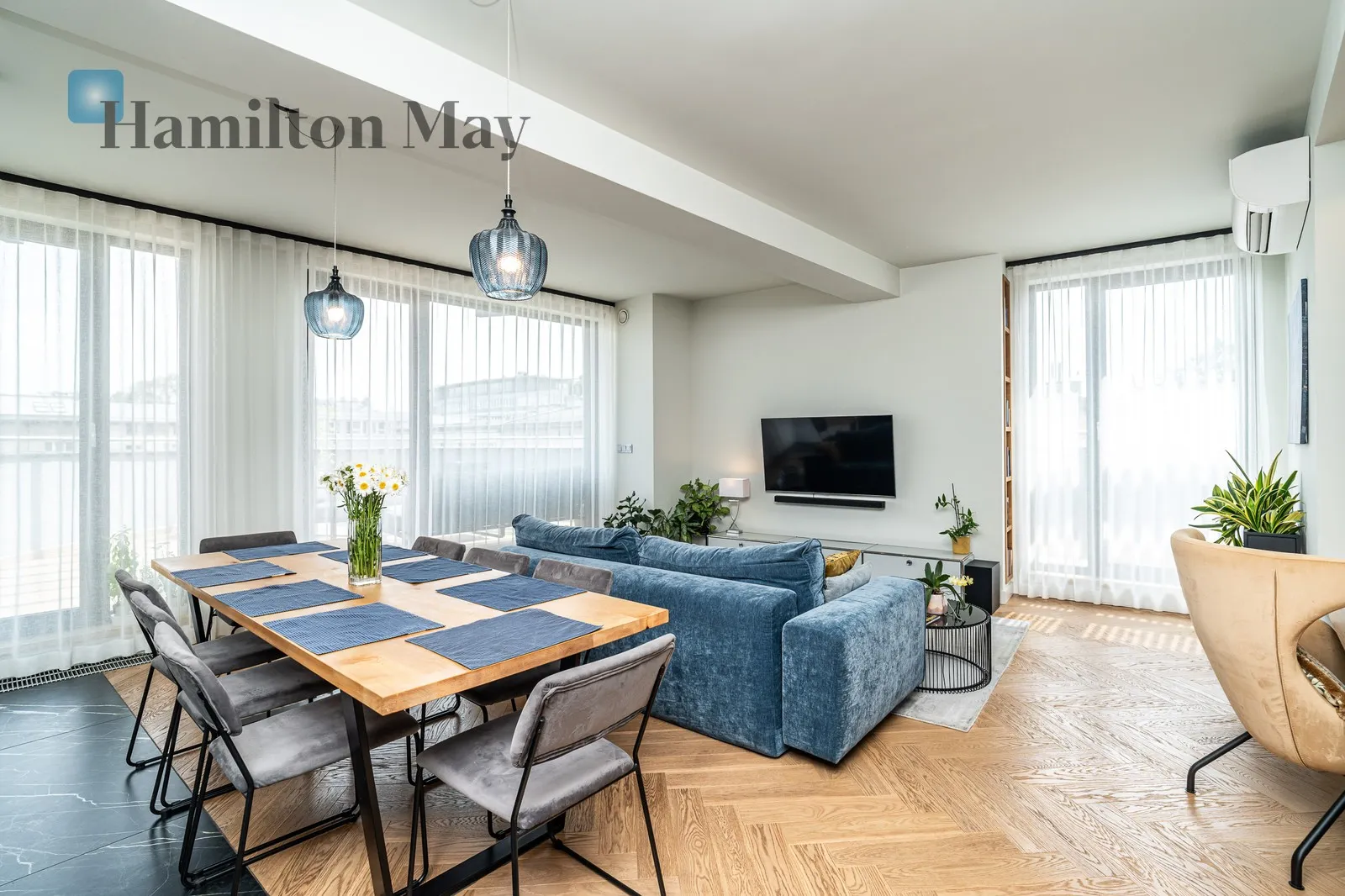 City: Kraków Street: Michała Stachowicza Region: Zwierzyniec Distance to centre: 1.22 km Level: 4 Price: 10000 PLN Bedrooms: 2 - slider
