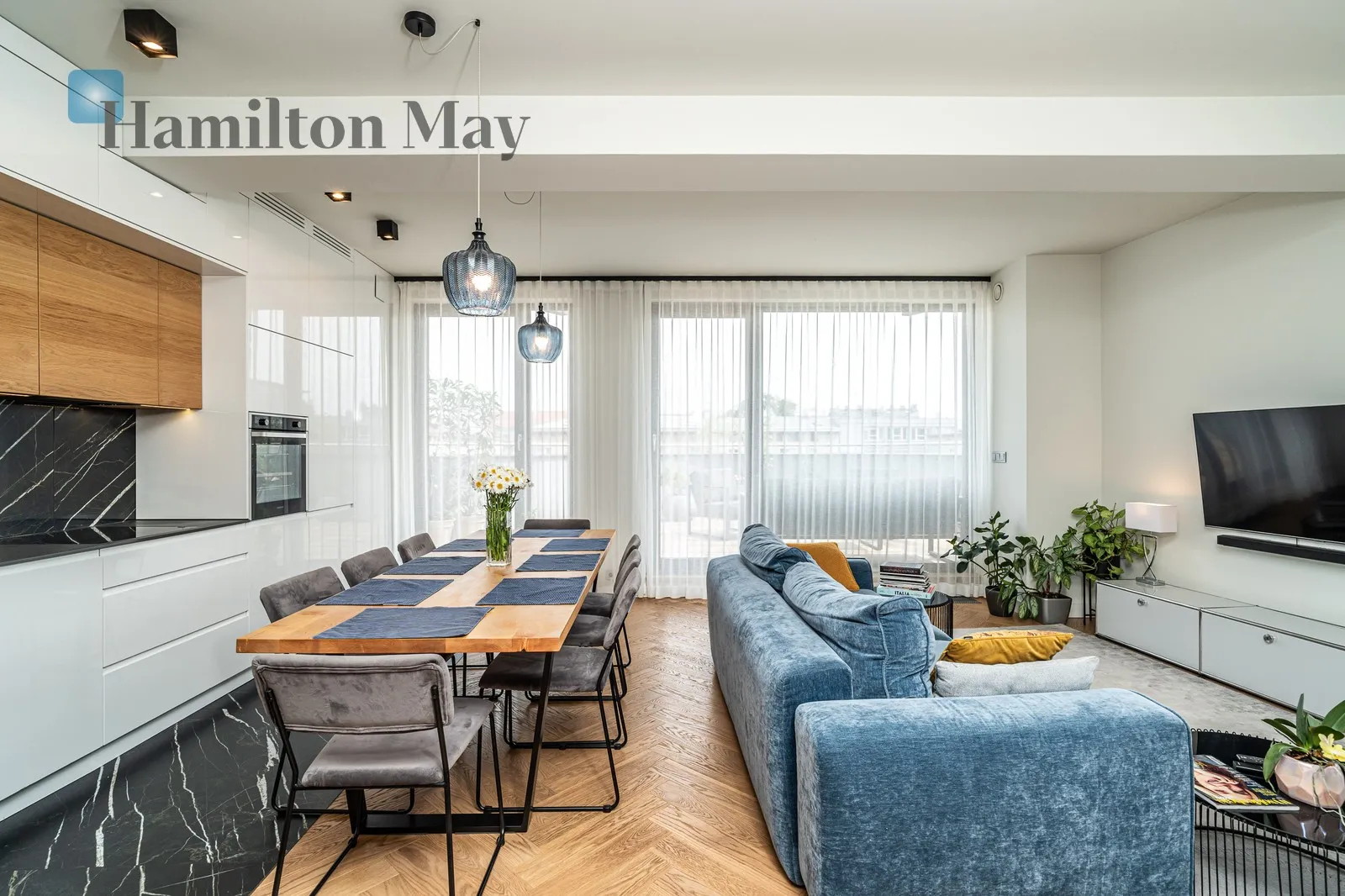 City: Kraków Street: Michała Stachowicza Region: Zwierzyniec Distance to centre: 1.22 km Level: 4 Price: 10000 PLN Bedrooms: 2 Bathrooms: 2 - slider
