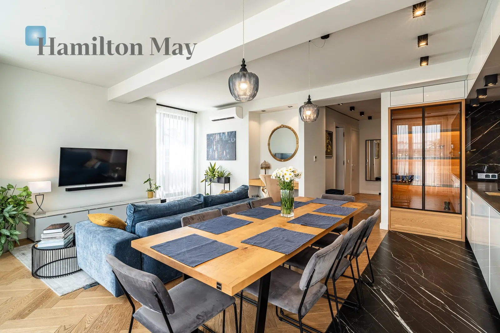 City: Kraków Street: Michała Stachowicza Region: Zwierzyniec Distance to centre: 1.22 km Level: 4 Price: 10000 PLN Bedrooms: 2 Bathrooms: 2 Size: 86m2 - slider