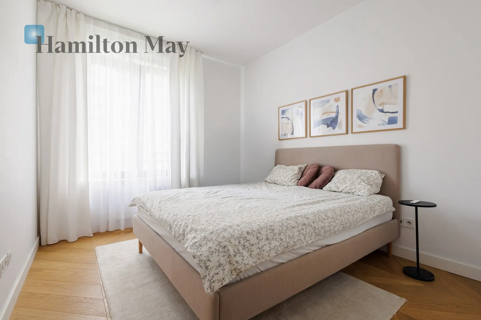 Elegant apartment in the "Murano" development - slider