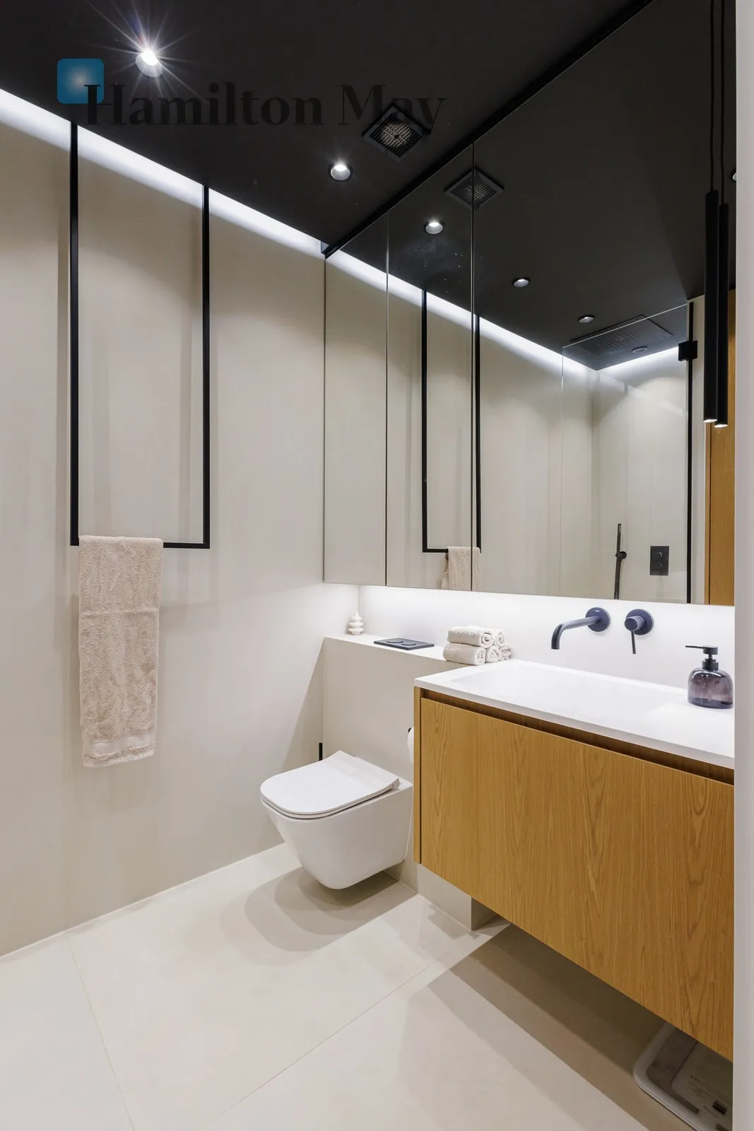 Elegant apartment in the "Murano" development - slider