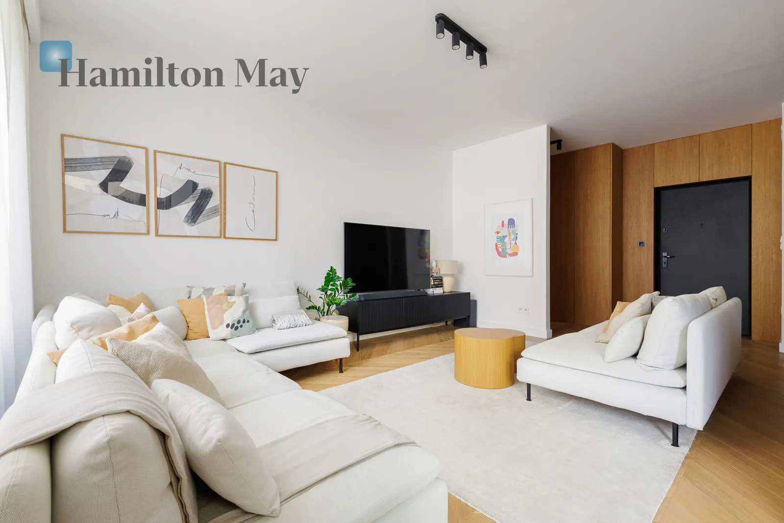 Elegant apartment in the "Murano" development - slider