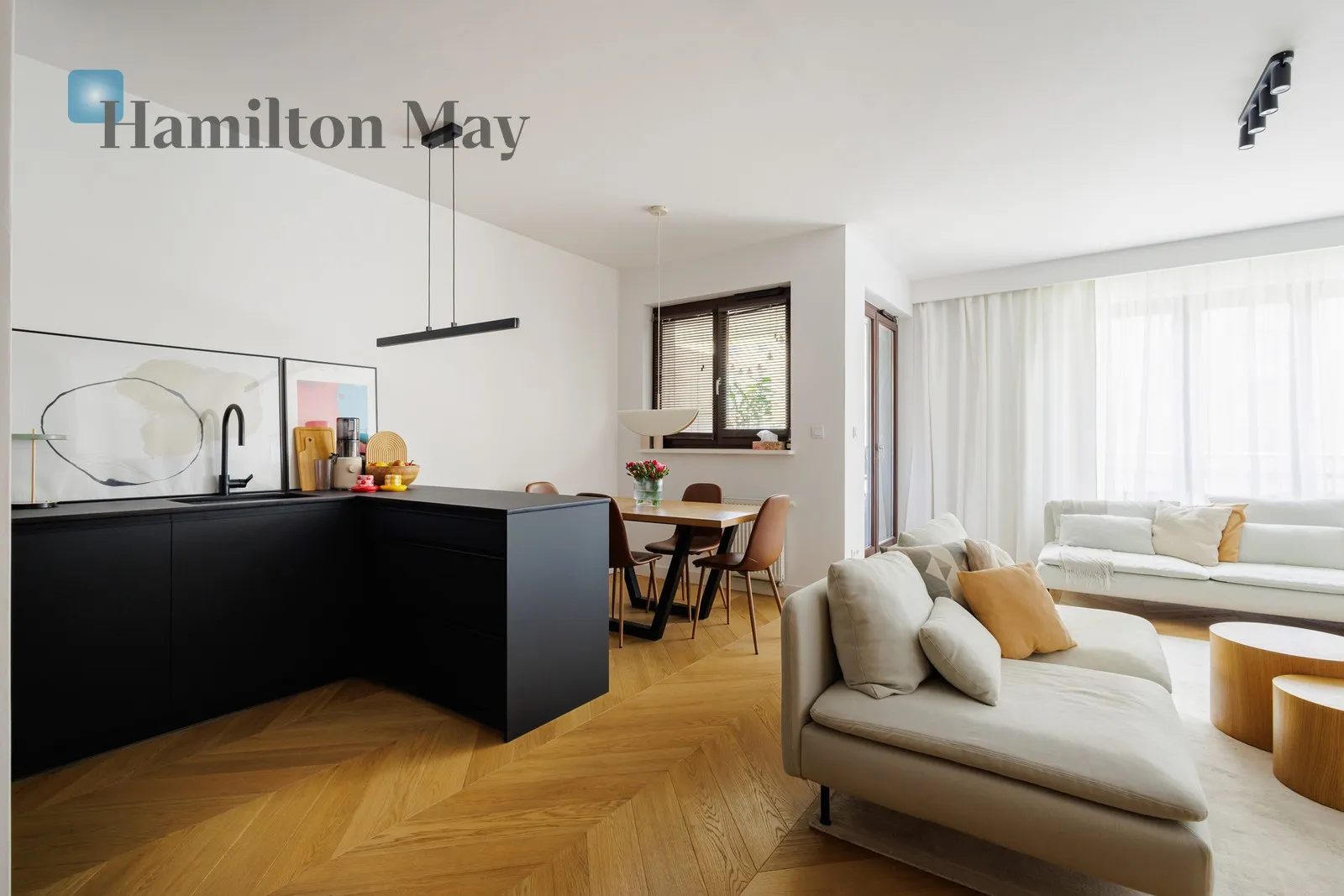 Elegant apartment in the "Murano" development - slider