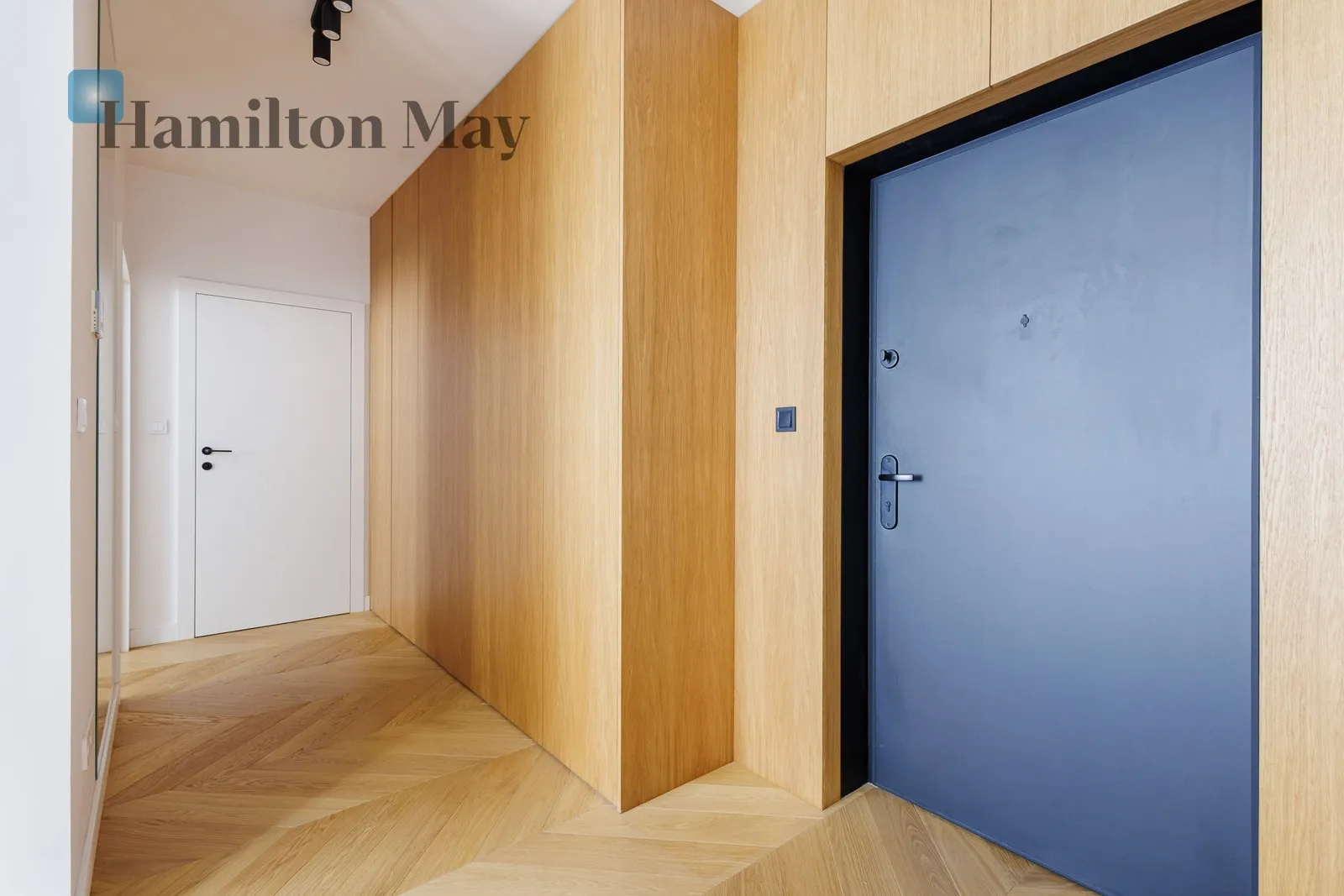 Elegant apartment in the "Murano" development - slider
