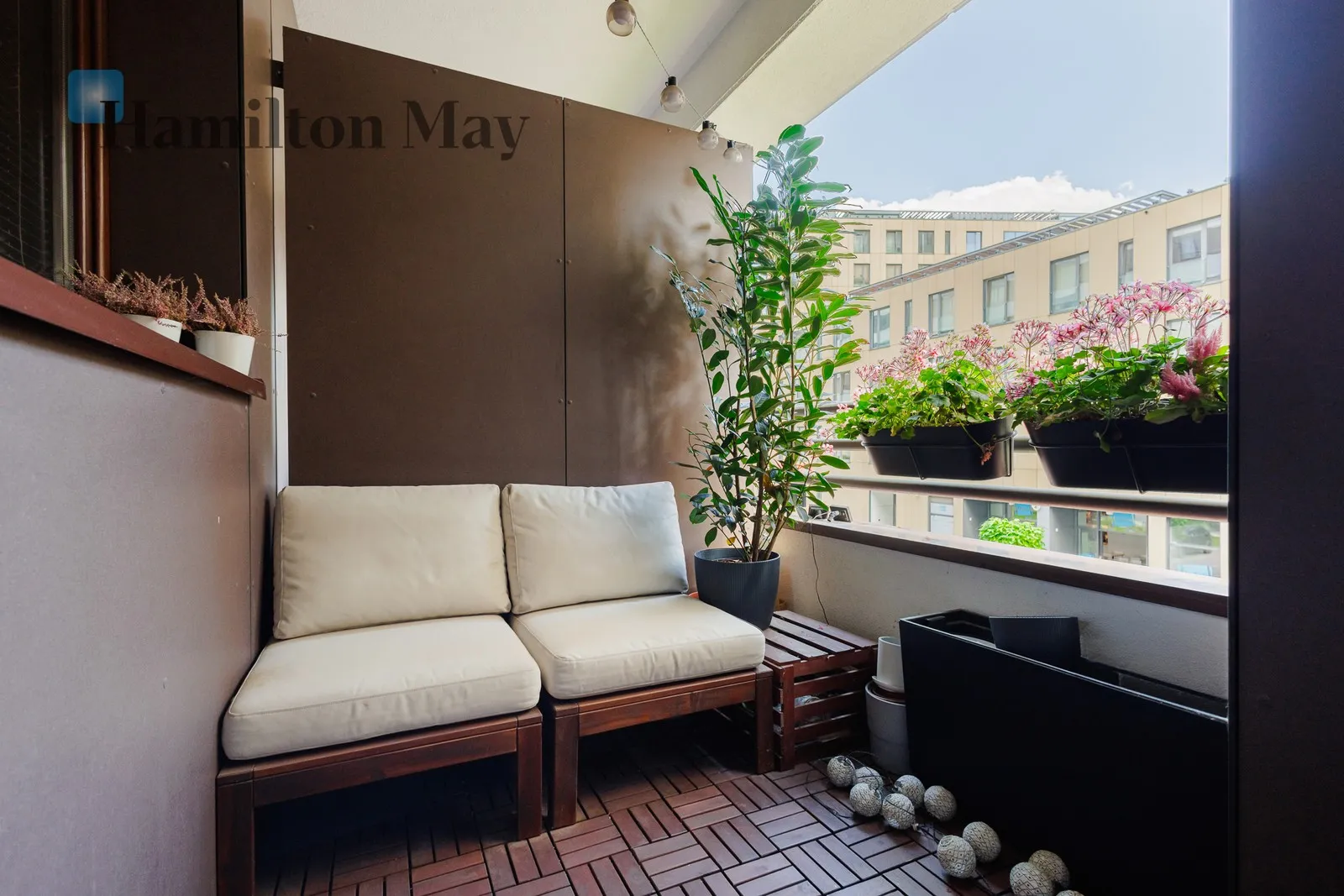Elegant apartment in the "Murano" development - slider