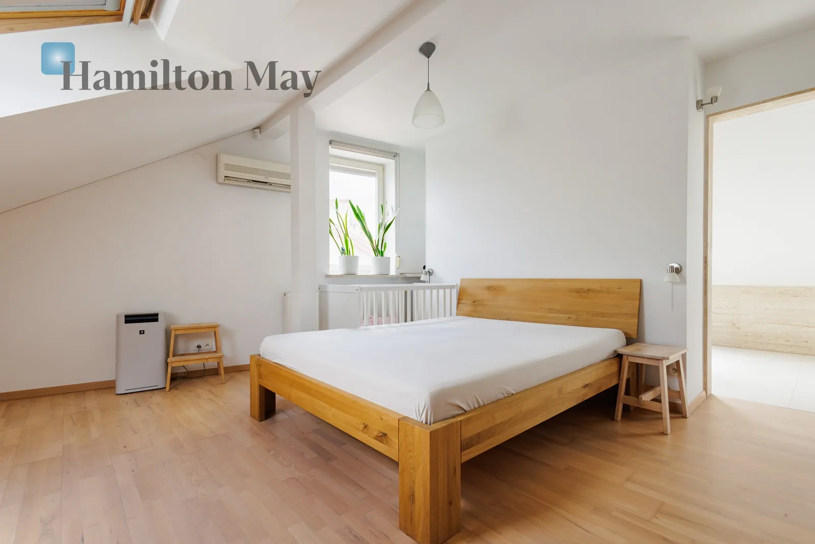 Distance to centre: 14 km Level: -9 Price: 8000 PLN Bedrooms: 4 Bathrooms: 2 Plot size: 350m2 Price/m2: 39 PLN - slider