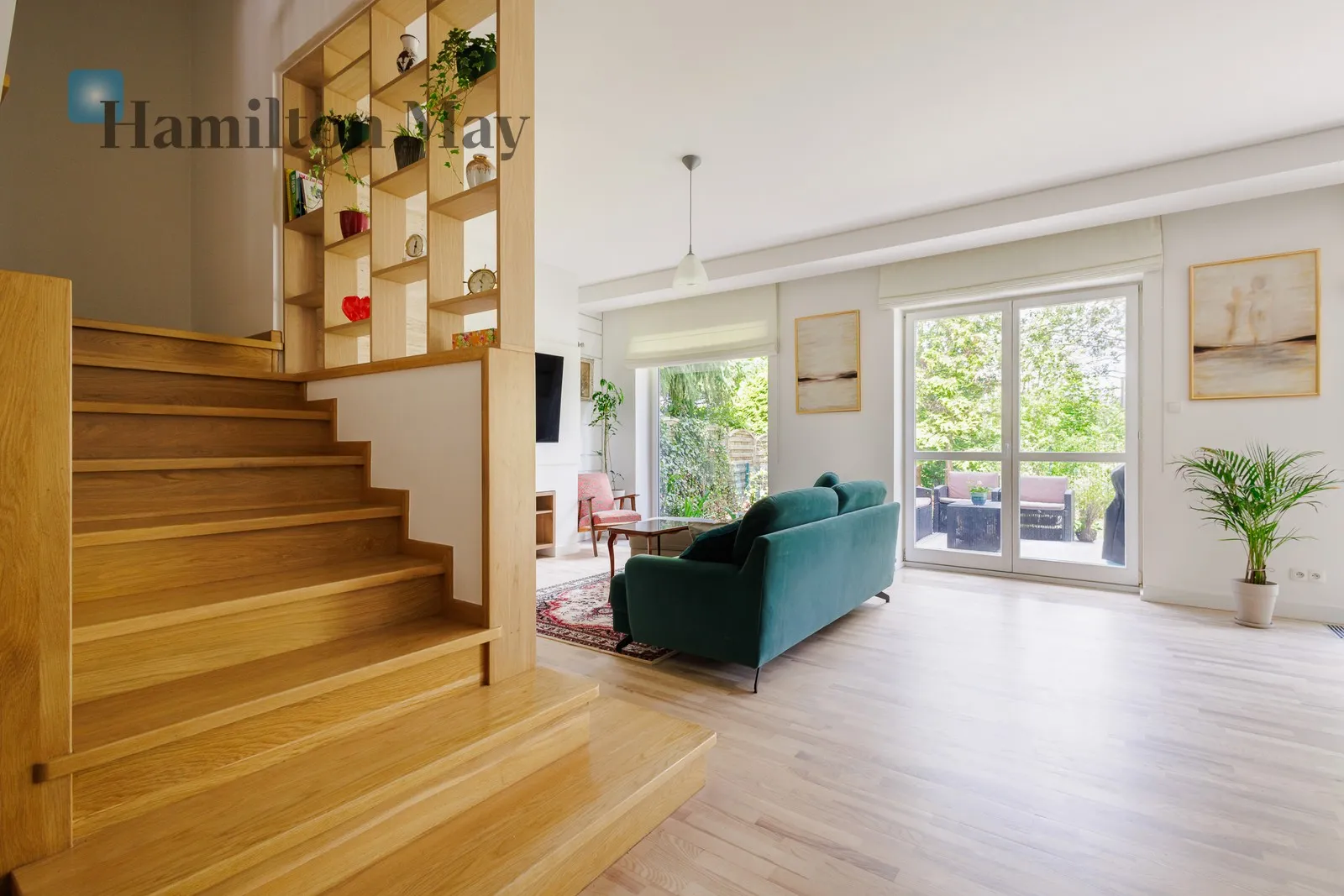 City: Józefosław Street: Cytrusowa Region: Józefosław Distance to centre: 14 km Level: -9 Price: 8000 PLN Bedrooms: 4 - slider