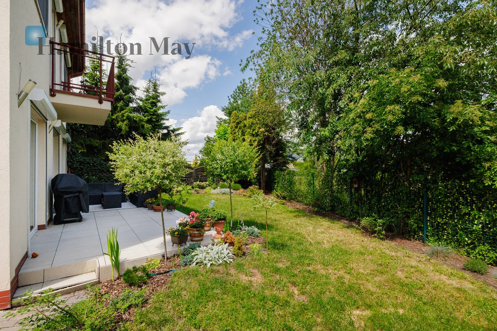 Distance to centre: 14 km Level: -9 Price: 8000 PLN Bedrooms: 4 Bathrooms: 2 - slider