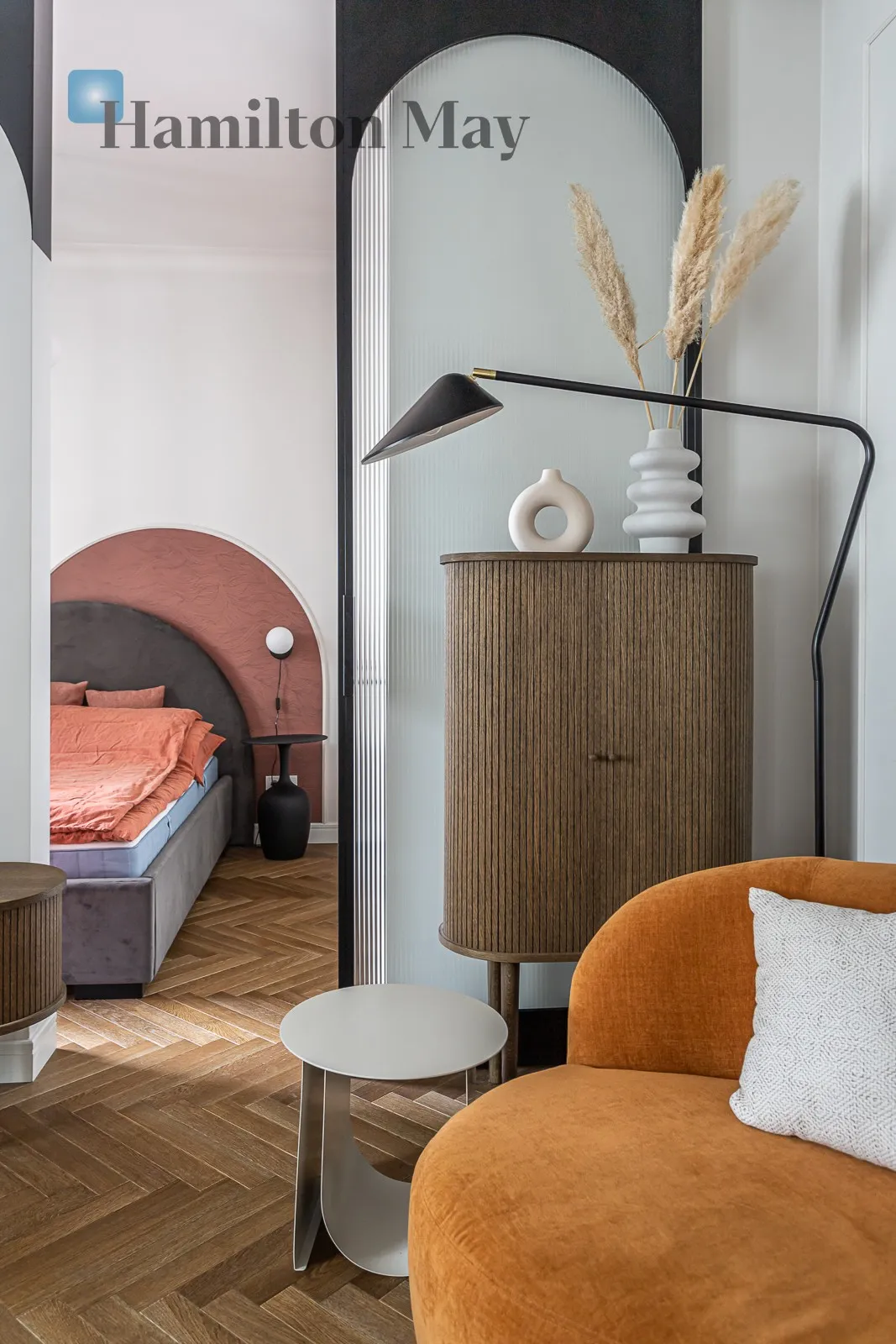 A cozy apartment for rent in a revitalized tenement house in the center of Warsaw