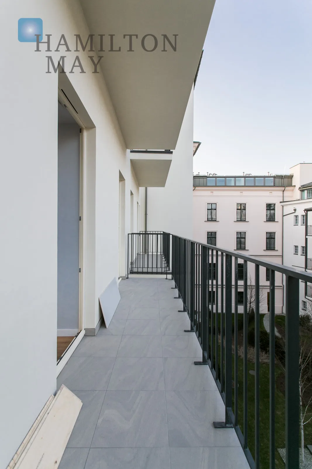 Здається в оренду абсолютно нова двокімнатна квартира з гаражем у престижному житловому комплексі Angel Wawel - slider