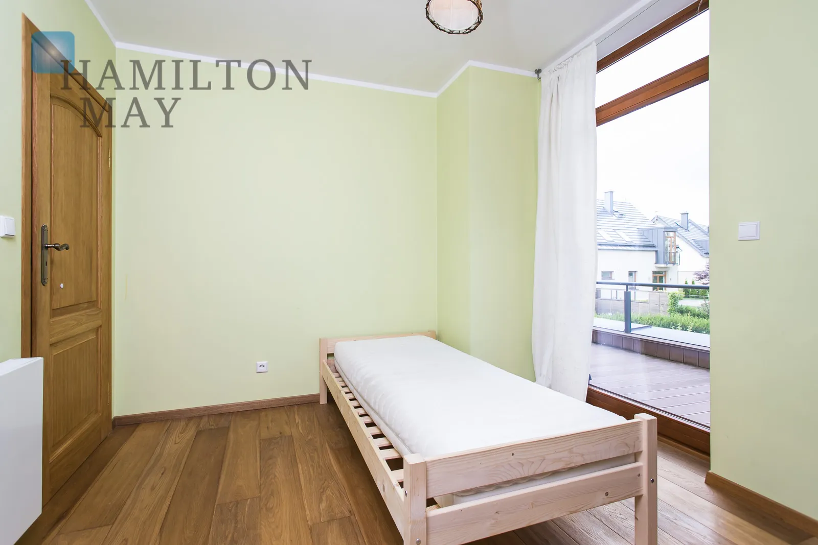 Price: 2670000 PLN Bedrooms: 3 Bathrooms: 2 Plot size: 600m2 Price/m2: 14355 PLN - slider