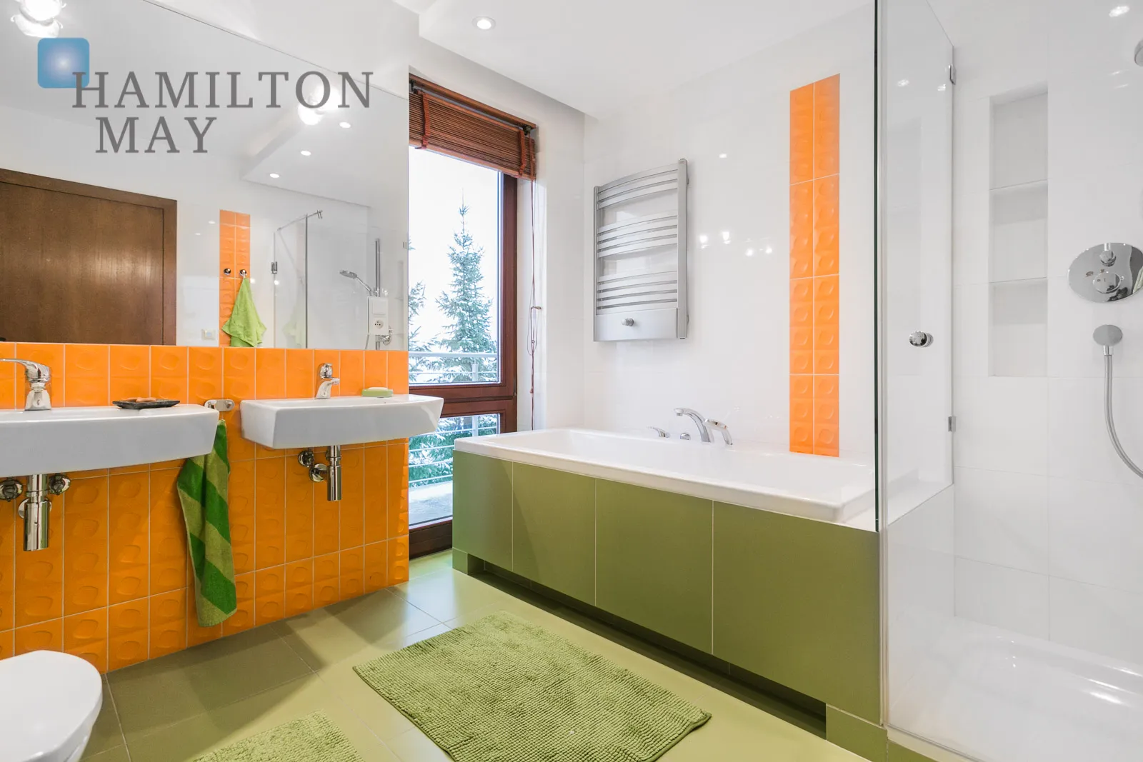 Просторий будинок з гарною ділянкою та сучасним закритим житловим комплексом на півночі Кракова | Маслом'янца - slider