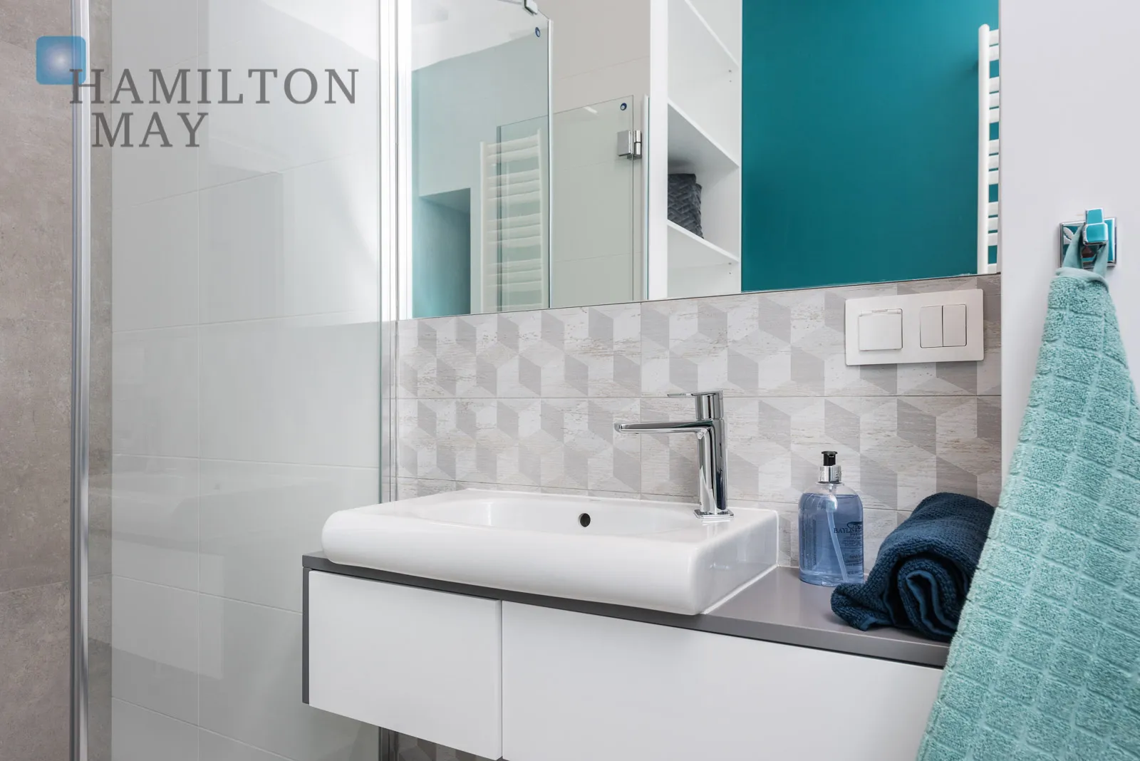 Ekskluzywny apartament z balkonem w sercu Krakowa - slider