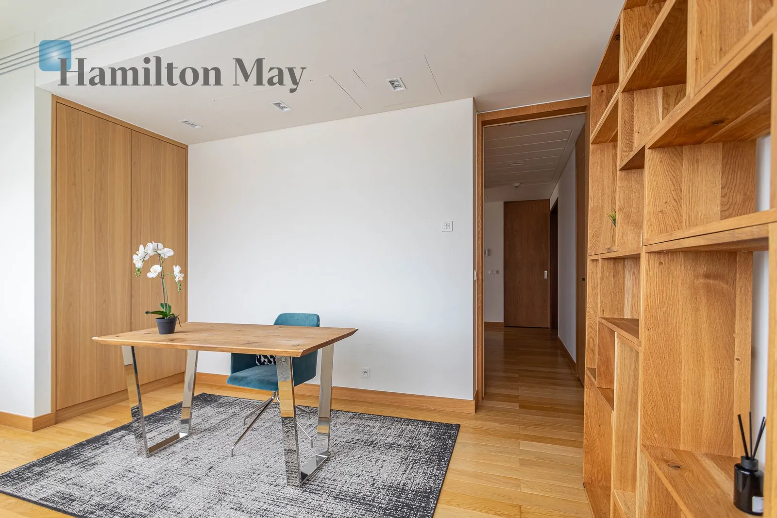 Subregion: Śródmieście Północne Distance to centre: 0.65 km Level: 36 Price: 29000 PLN Bedrooms: 2 Bathrooms: 2 - slider