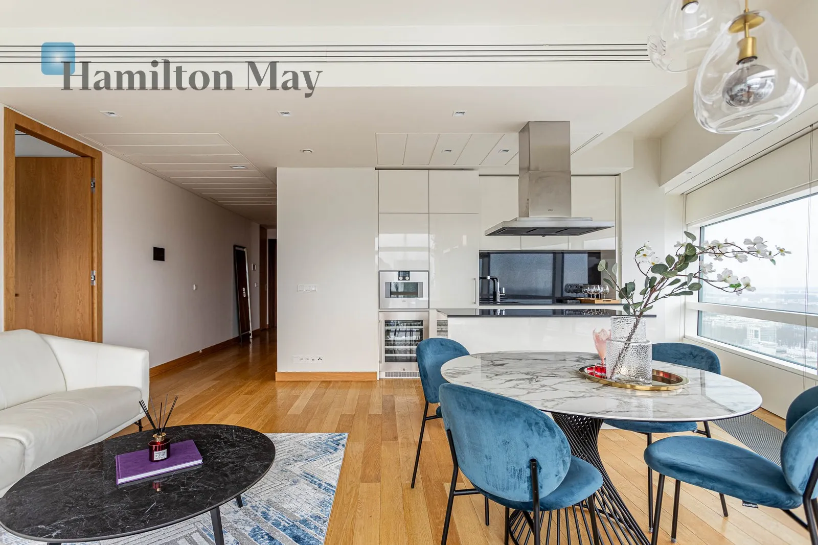 Region: Śródmieście Subregion: Śródmieście Północne Distance to centre: 0.65 km Level: 36 Price: 29000 PLN Bedrooms: 2 Bathrooms: 2 Size: 99m2 Price/m2: 293 PLN - slider