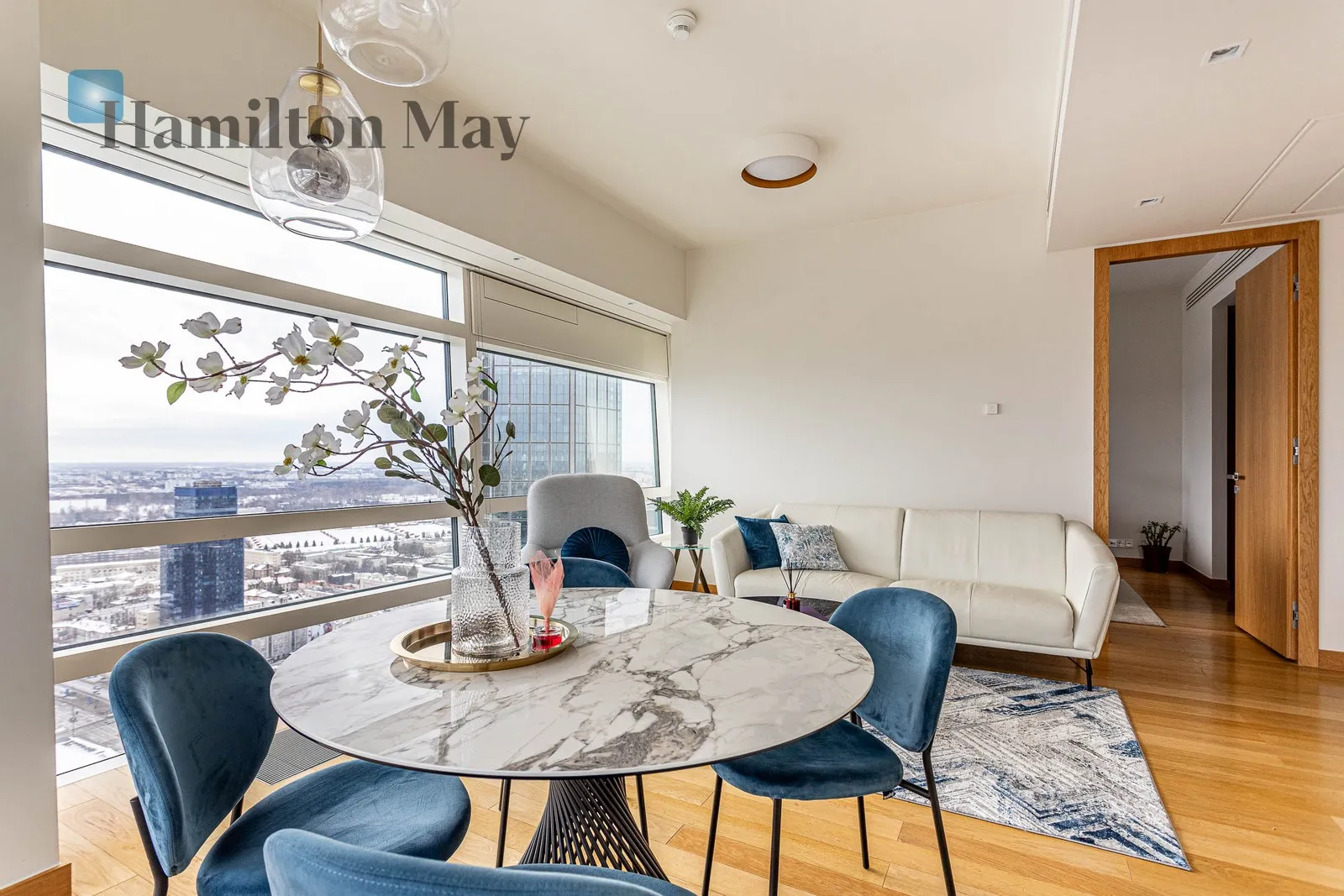 Region: Śródmieście Subregion: Śródmieście Północne Distance to centre: 0.65 km Level: 36 Price: 29000 PLN Bedrooms: 2 Bathrooms: 2 Size: 99m2 - slider