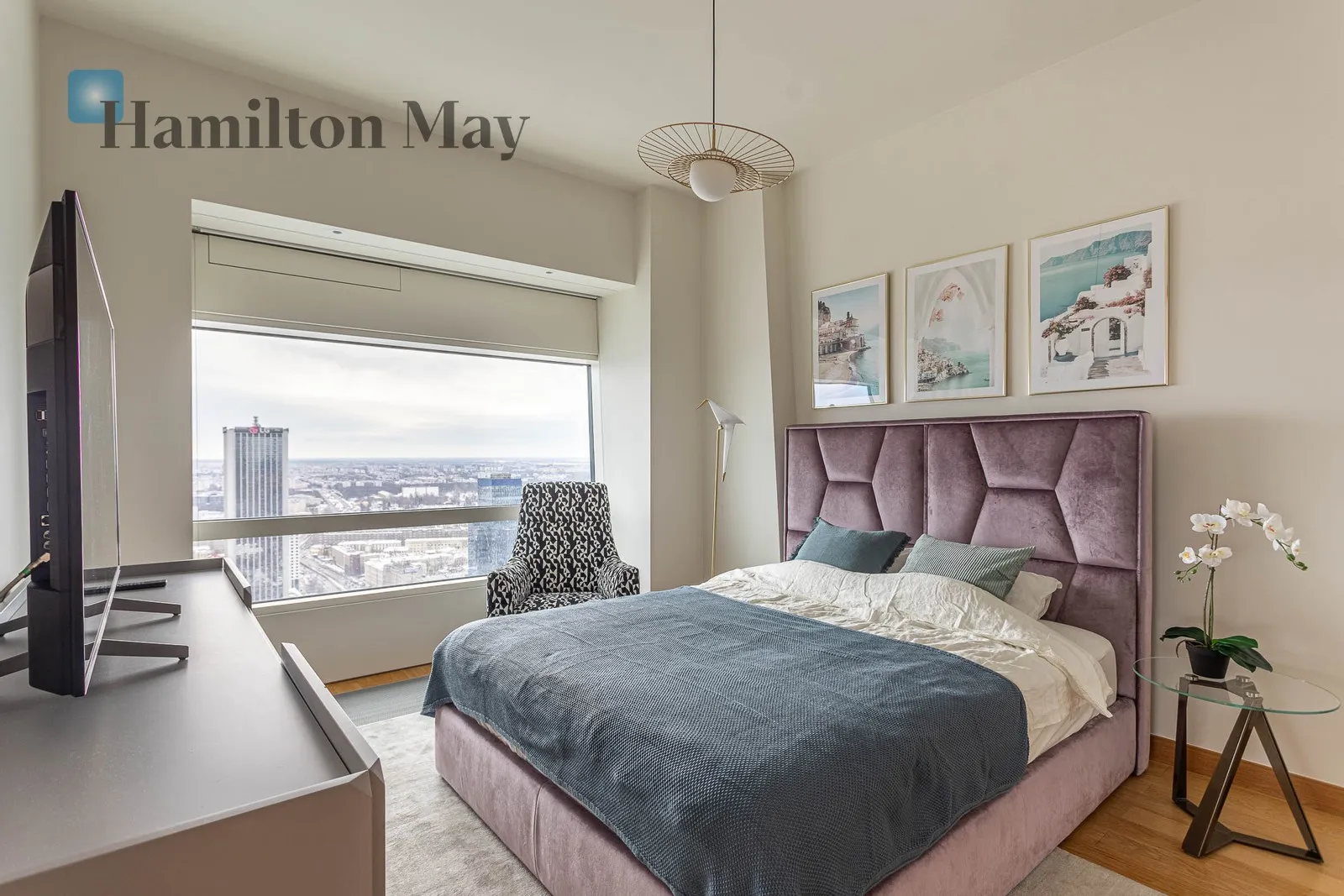 City: Warszawa Street: Złota Region: Śródmieście Subregion: Śródmieście Północne Distance to centre: 0.65 km Level: 36 Price: 29000 PLN - slider