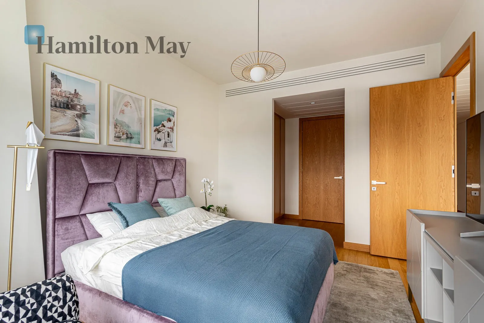 Region: Śródmieście Subregion: Śródmieście Północne Distance to centre: 0.65 km Level: 36 Price: 29000 PLN Bedrooms: 2 Bathrooms: 2 - slider