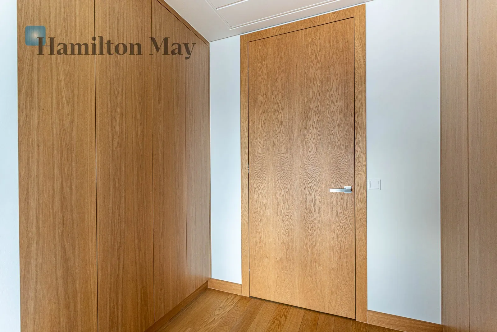 Subregion: Śródmieście Północne Distance to centre: 0.65 km Level: 36 Price: 29000 PLN Bedrooms: 2 Bathrooms: 2 Size: 99m2 - slider