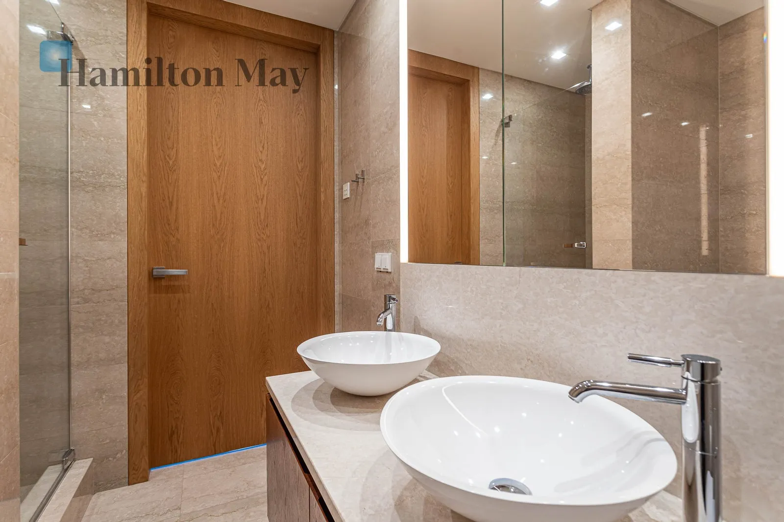 City: Warszawa Street: Złota Region: Śródmieście Subregion: Śródmieście Północne Distance to centre: 0.65 km Level: 36 - slider