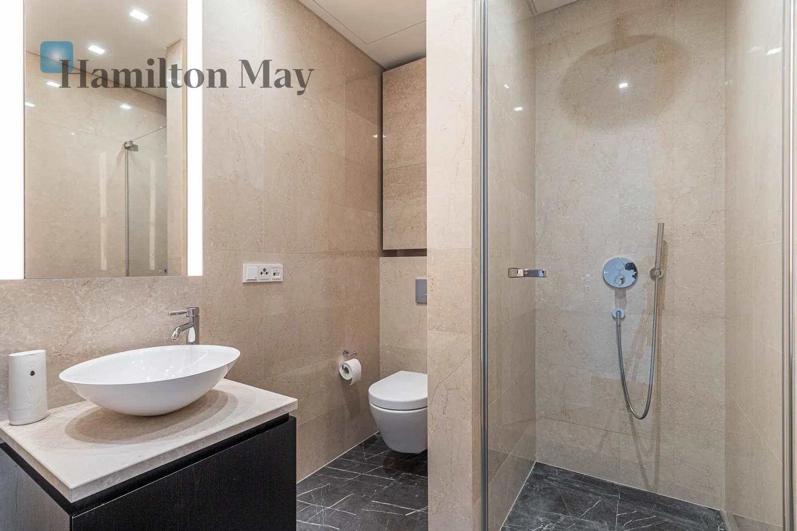 Level: 36 Price: 29000 PLN Bedrooms: 2 Bathrooms: 2 Size: 99m2 Price/m2: 293 PLN - slider