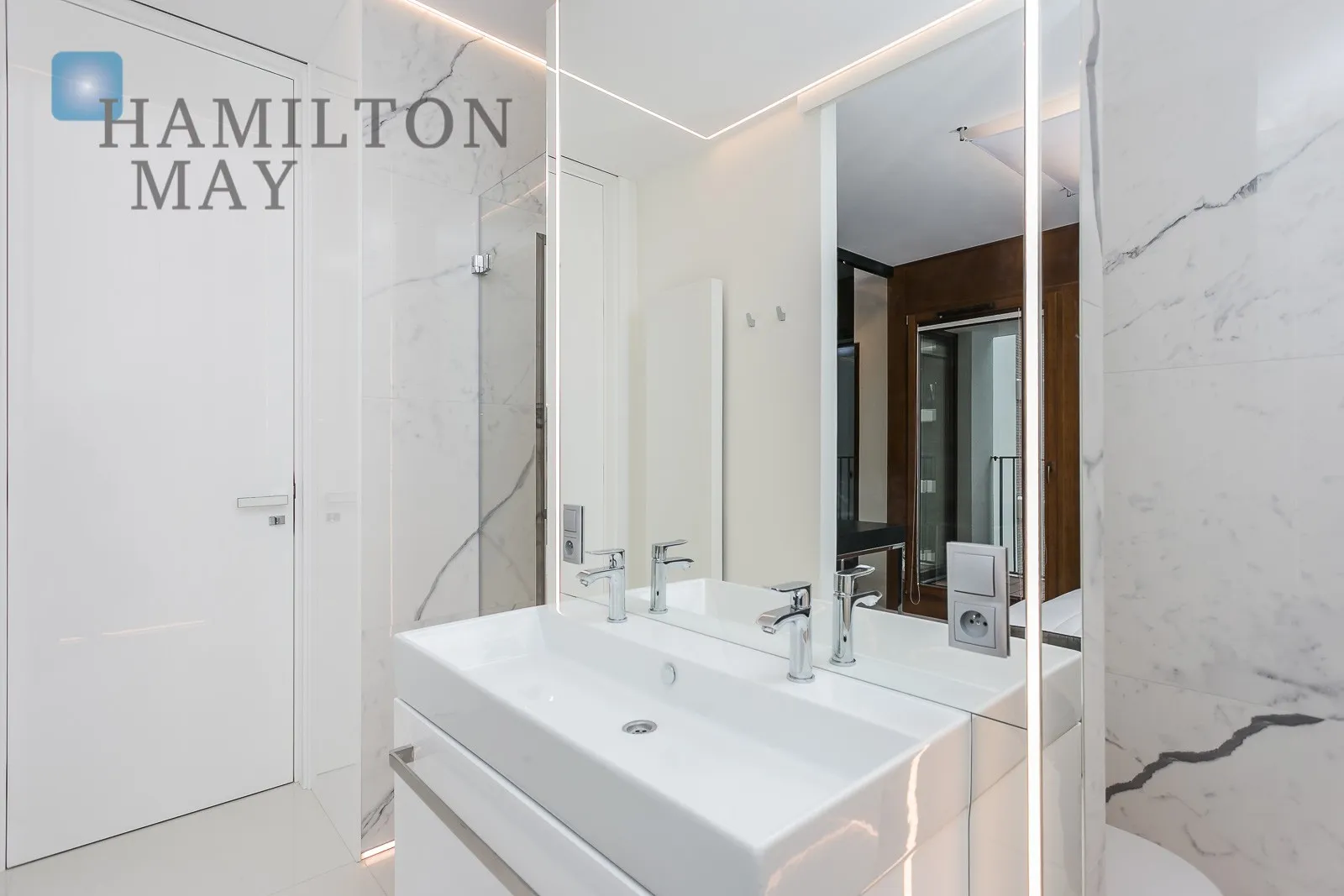 City: Warszawa Street: Magazynowa Region: Mokotów Subregion: Służewiec Distance to centre: 4.88 km Level: 2 - slider