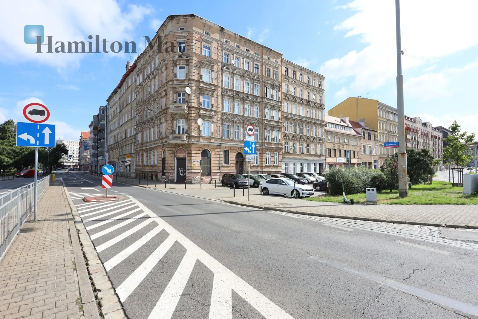 City: Wrocław Street: Stanisława Dubois 39 Region: Śródmieście Distance to centre: 0.93 km Level: 2 Price: 1190000 PLN Bedrooms: 6 Bathrooms: 2 Size: 102.54m2 Price/m2: 11605 PLN - slider